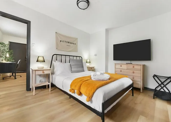 Hostwise - Prime Butler St Location - Lower Lawrenceville Apartment *