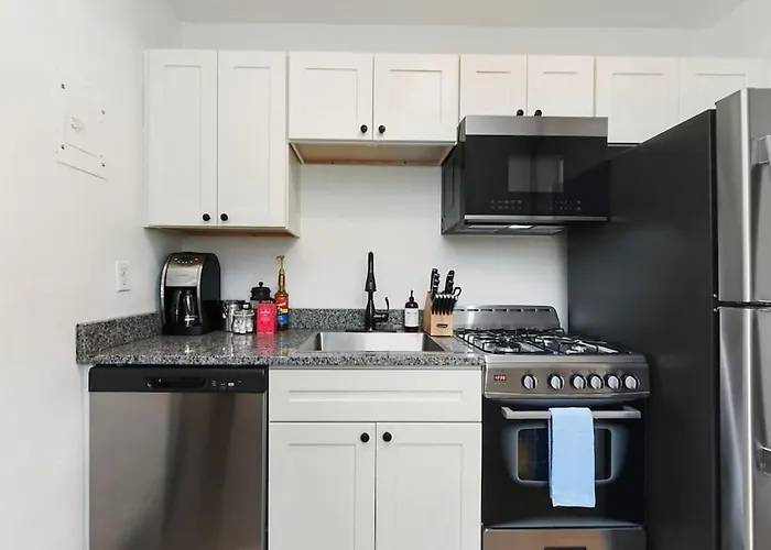 Hostwise - Prime Butler St Location - Lower Lawrenceville Apartment Pittsburgh