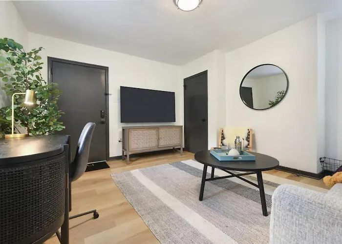 Hostwise - Prime Butler St Location - Lower Lawrenceville Apartment