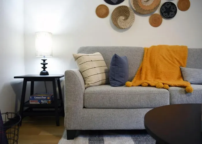 Hostwise - Prime Butler St Location - Lower Lawrenceville Apartment